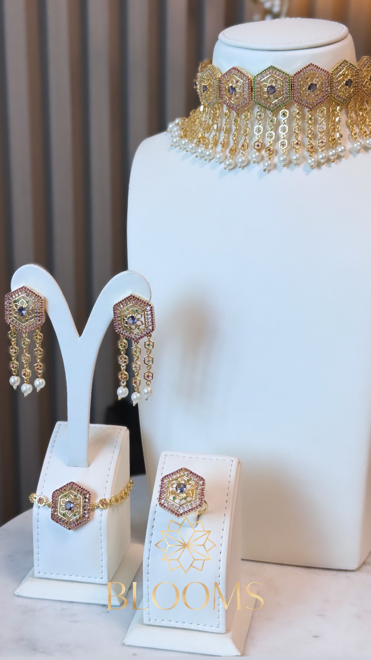 Salamah Gold Khonaqi Set