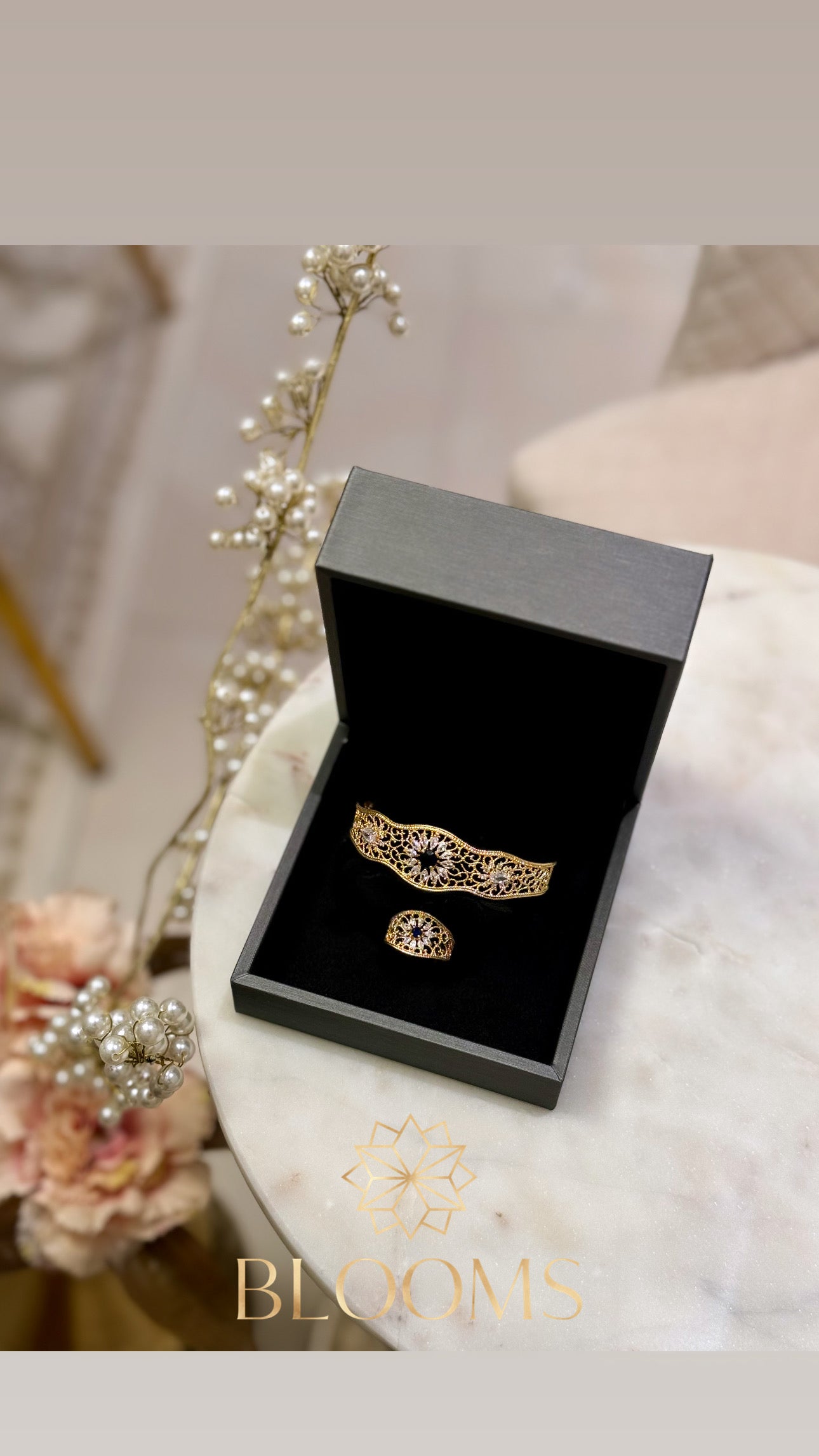 Luxury Traditional Gold Bungle Set