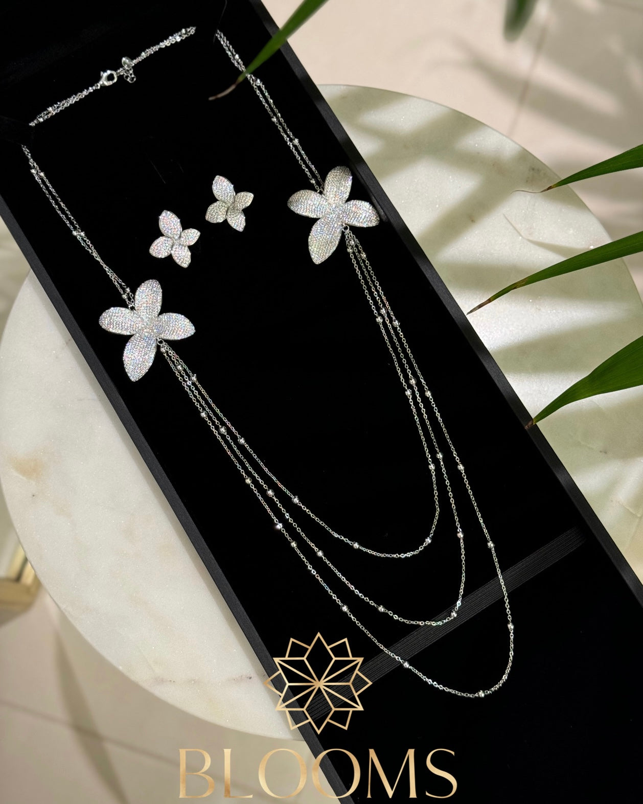 Trendy Flower Gold Set