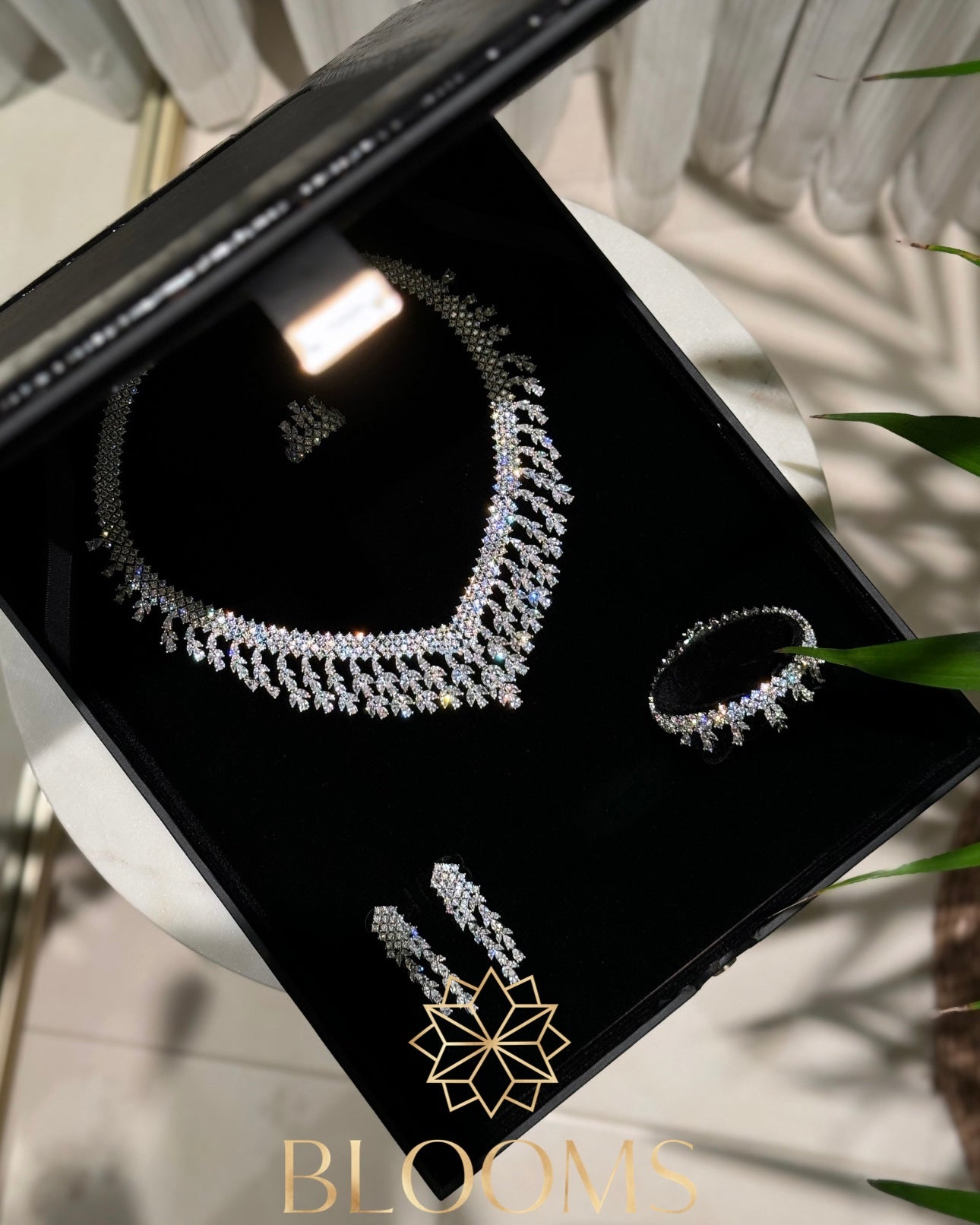 Sola Luxury Full Set