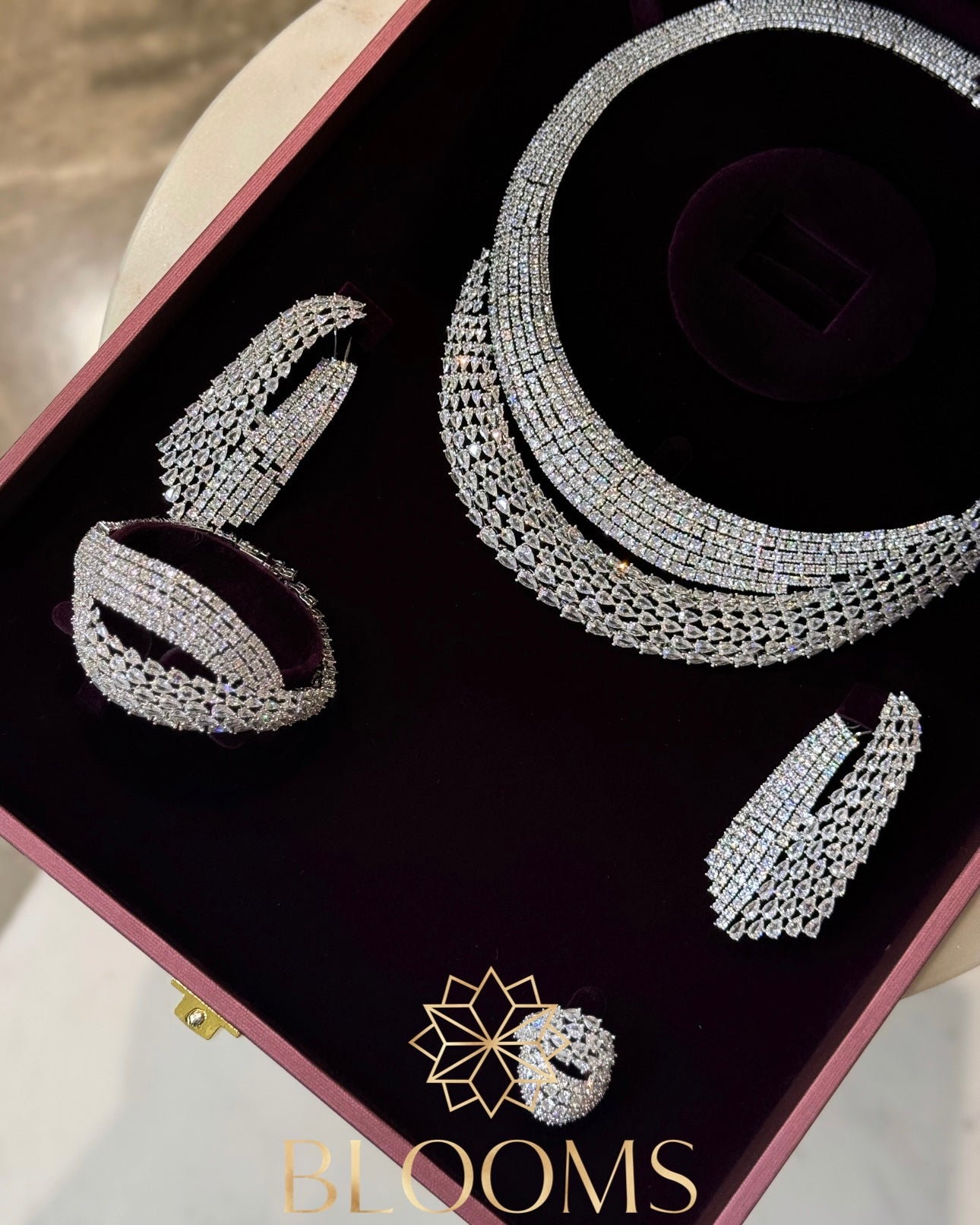 Master Piece laia Luxury Set