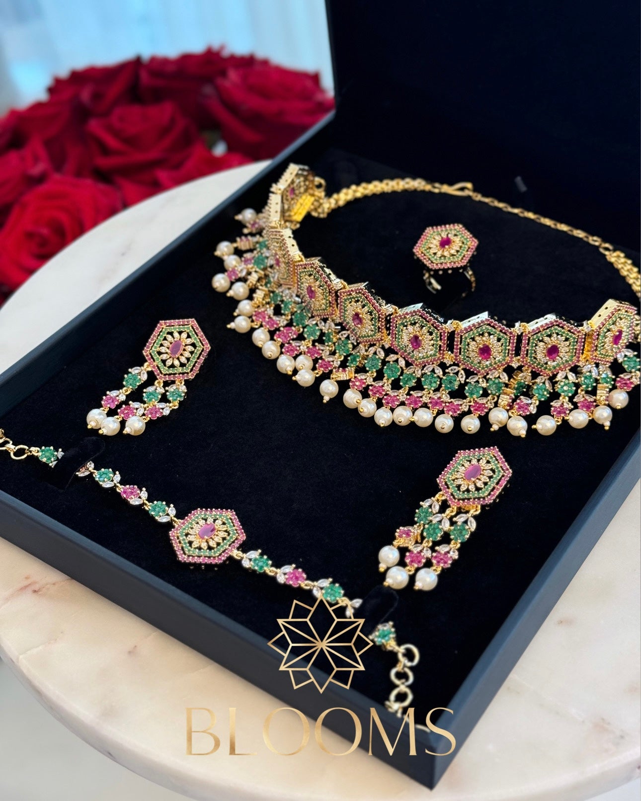 Salamah Multi Gold Khonaqi Set