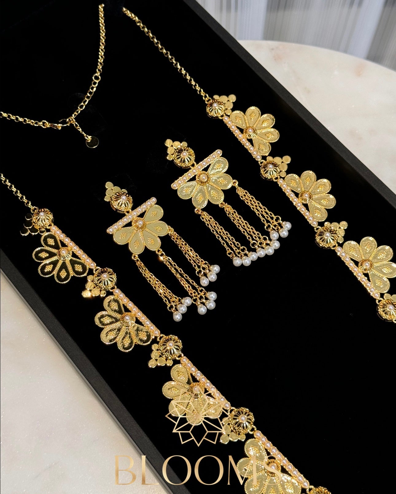 Ayoosh Set