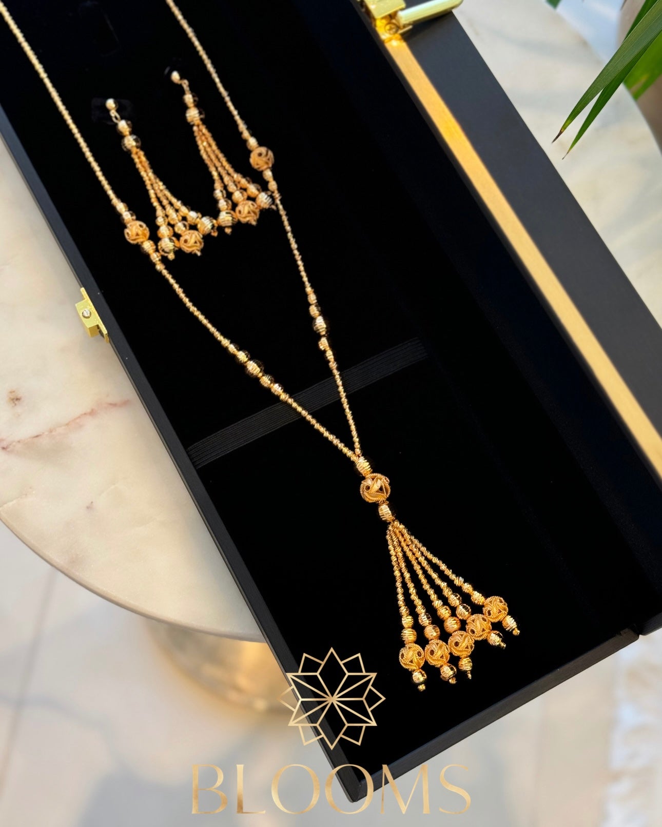 Al Reem Necklace and earrings