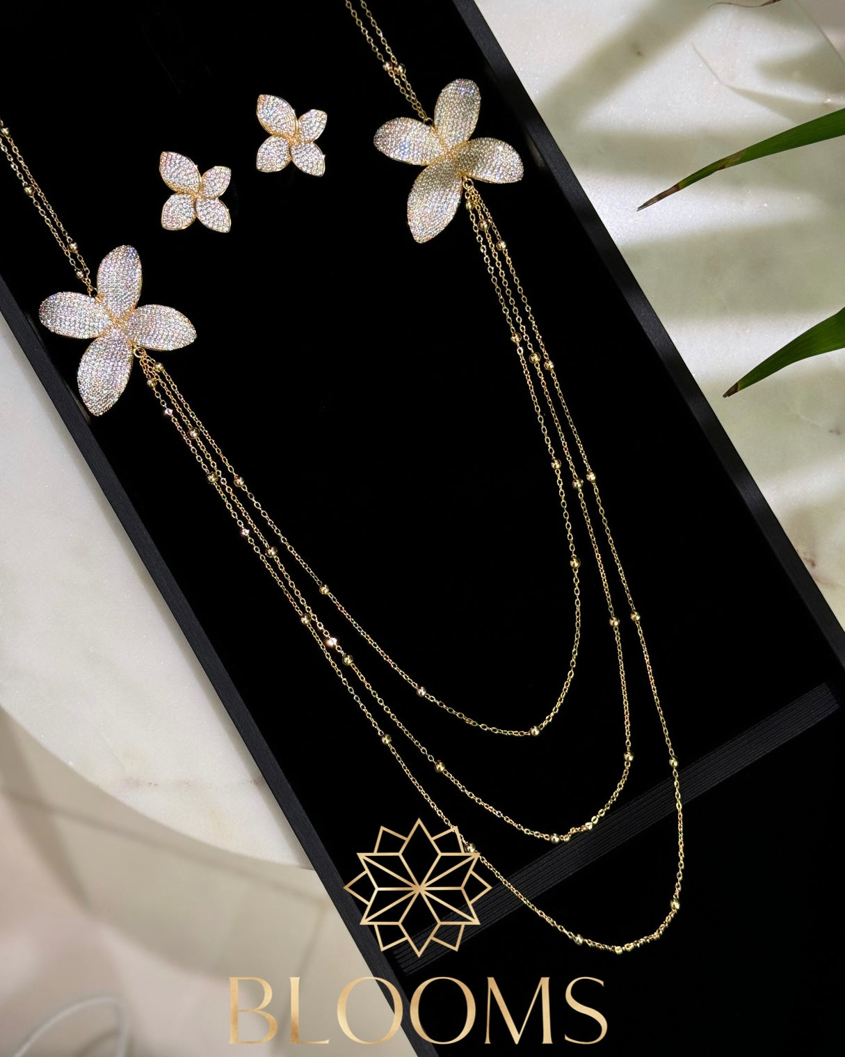 Trendy Flower Gold Set
