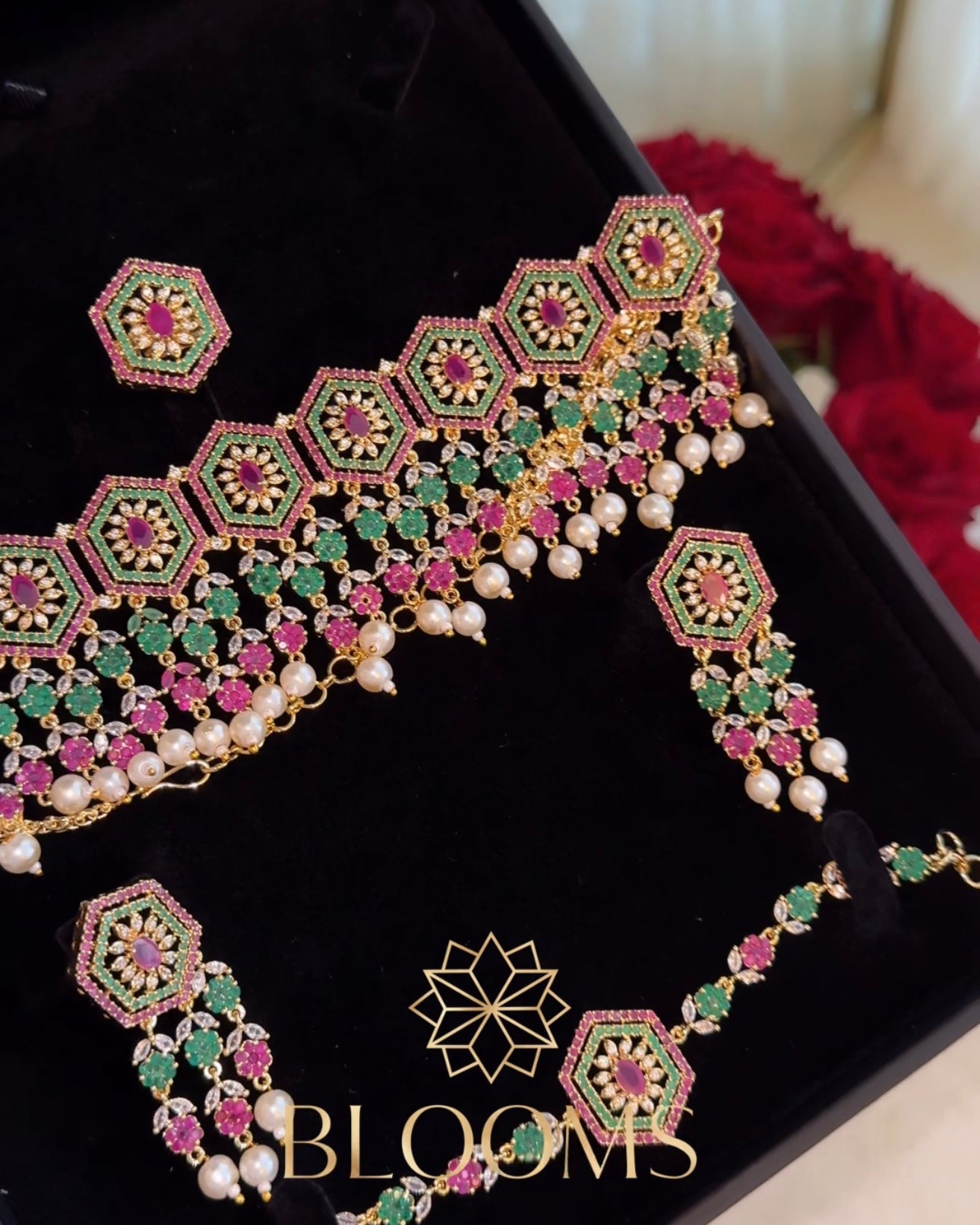 Salamah Multi Gold Khonaqi Set