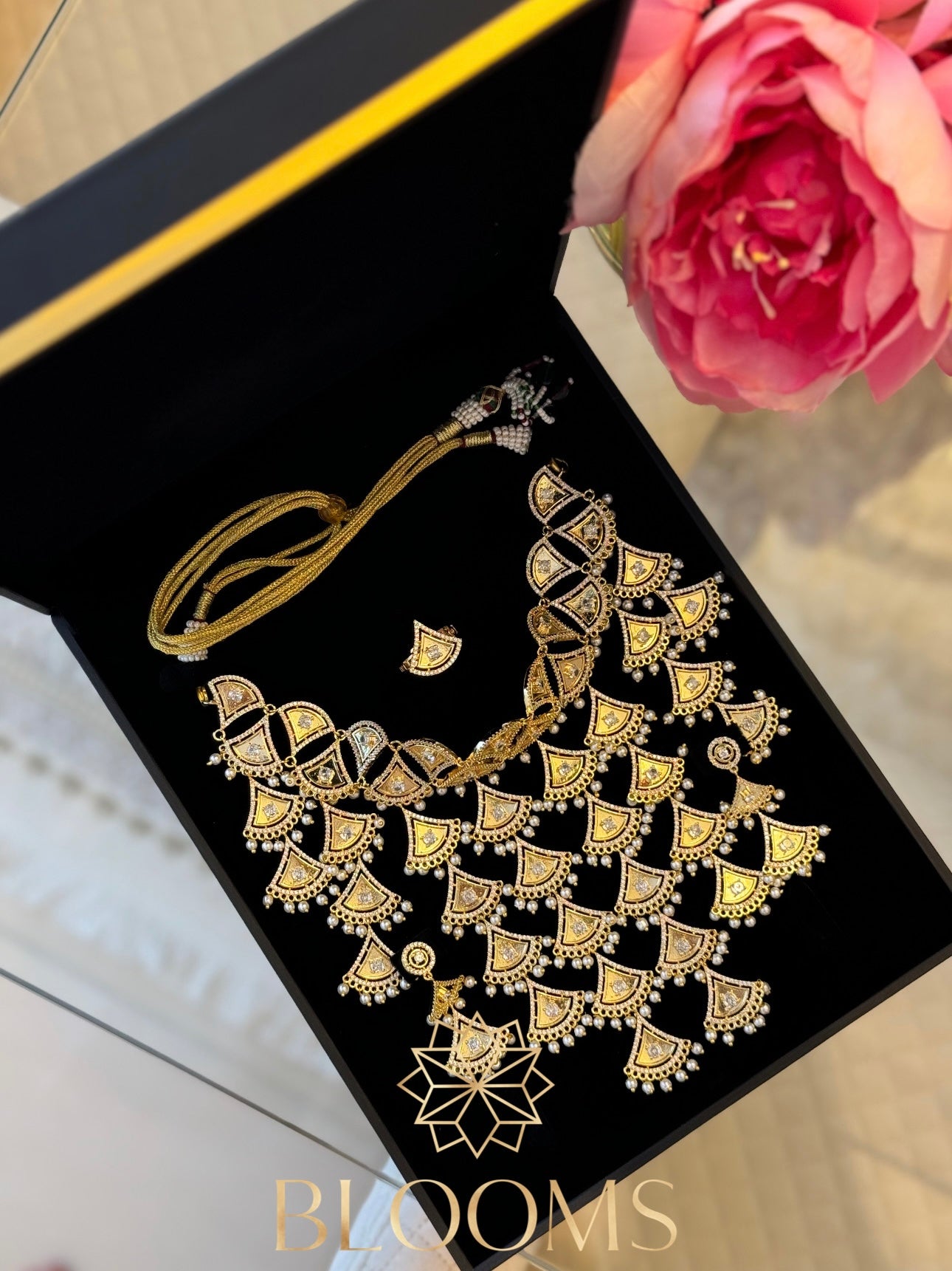 Shahla Gold Traditional Choker