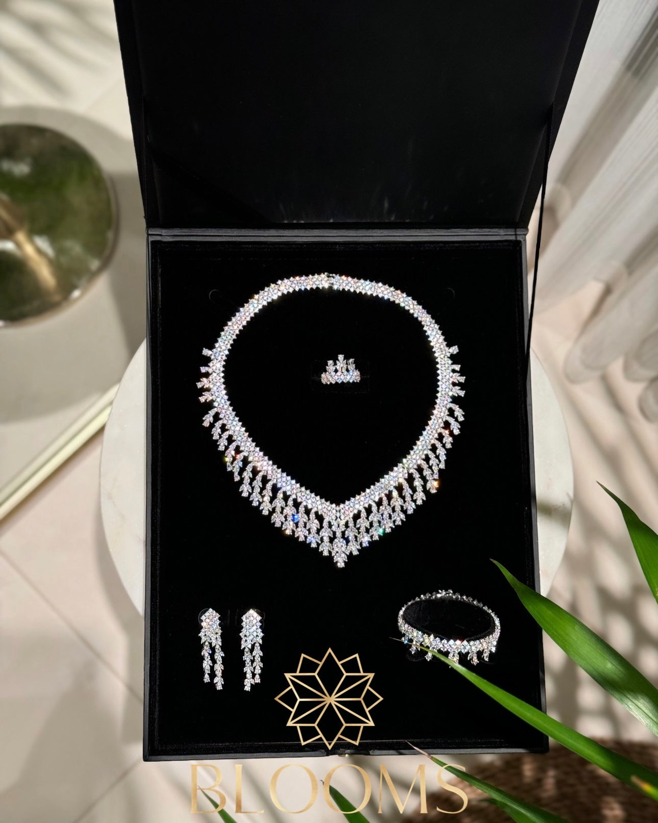 Sola Luxury Full Set