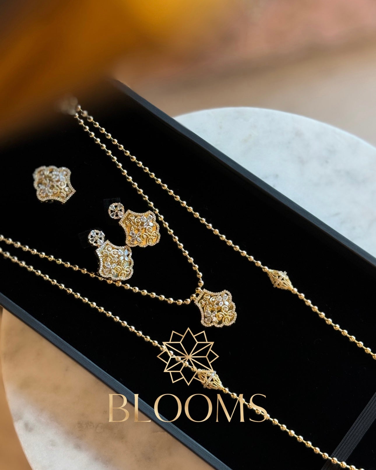 Shaiom Gold Traditional Set