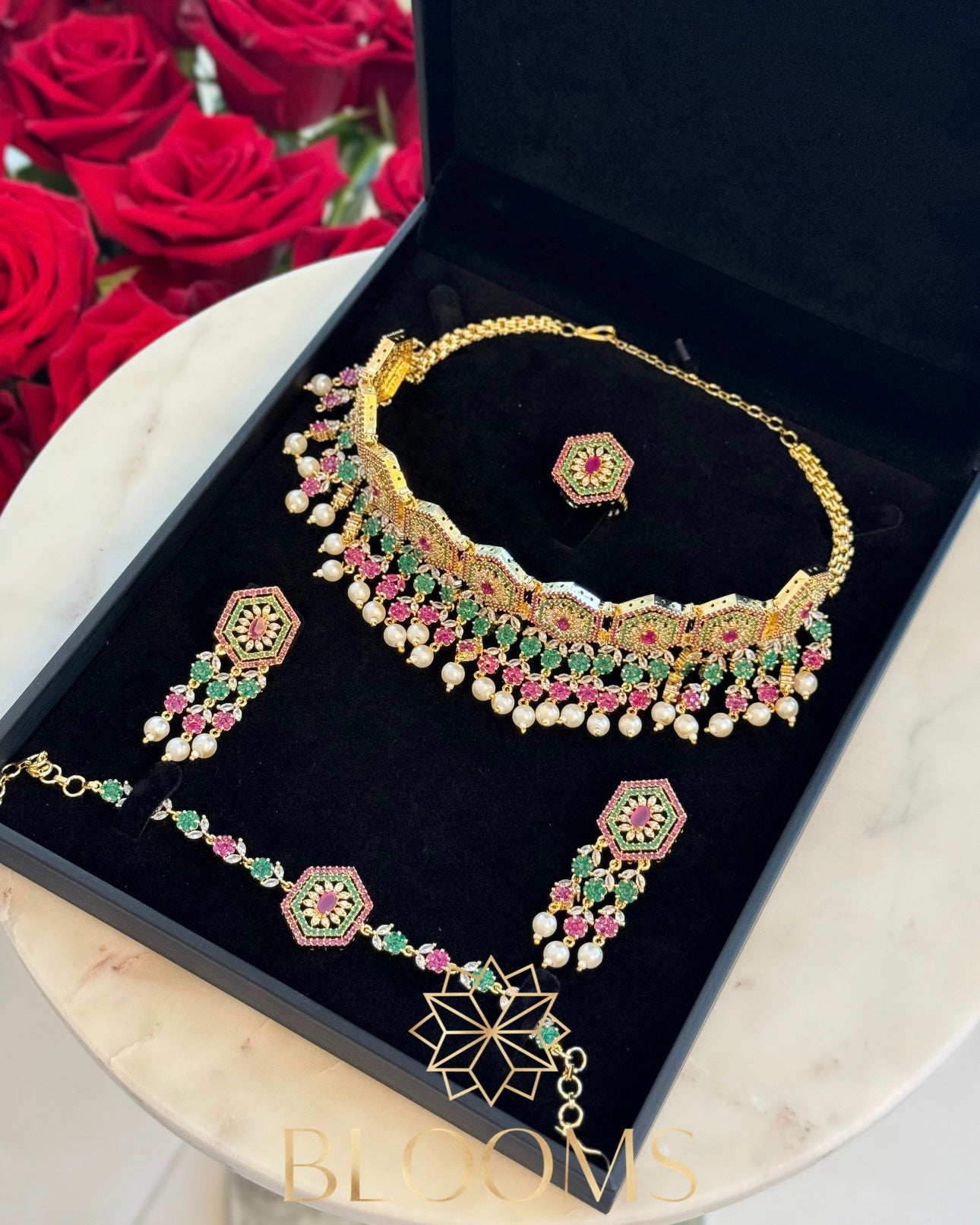 Salamah Multi Gold Khonaqi Set