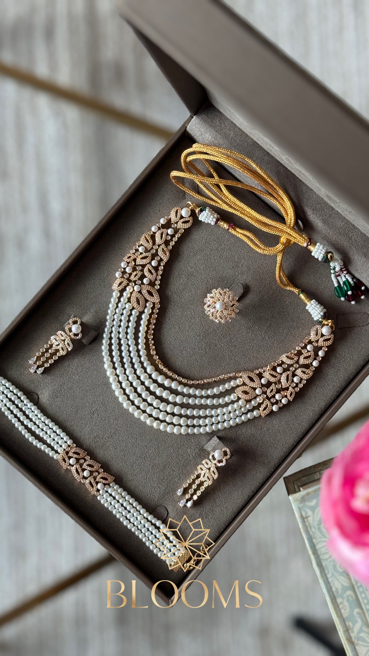 Luxury Gold Pearls Set