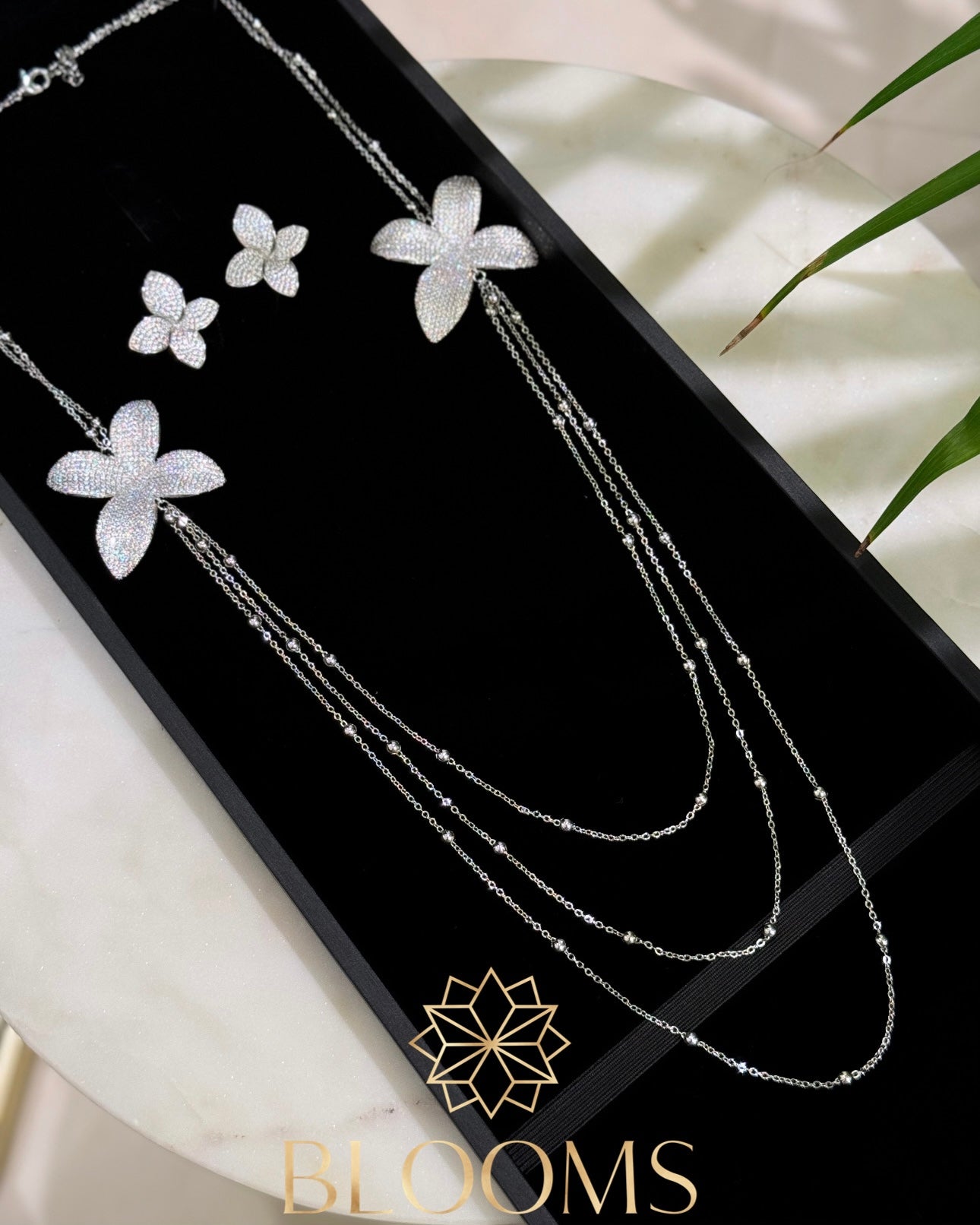 Trendy Flower Gold Set