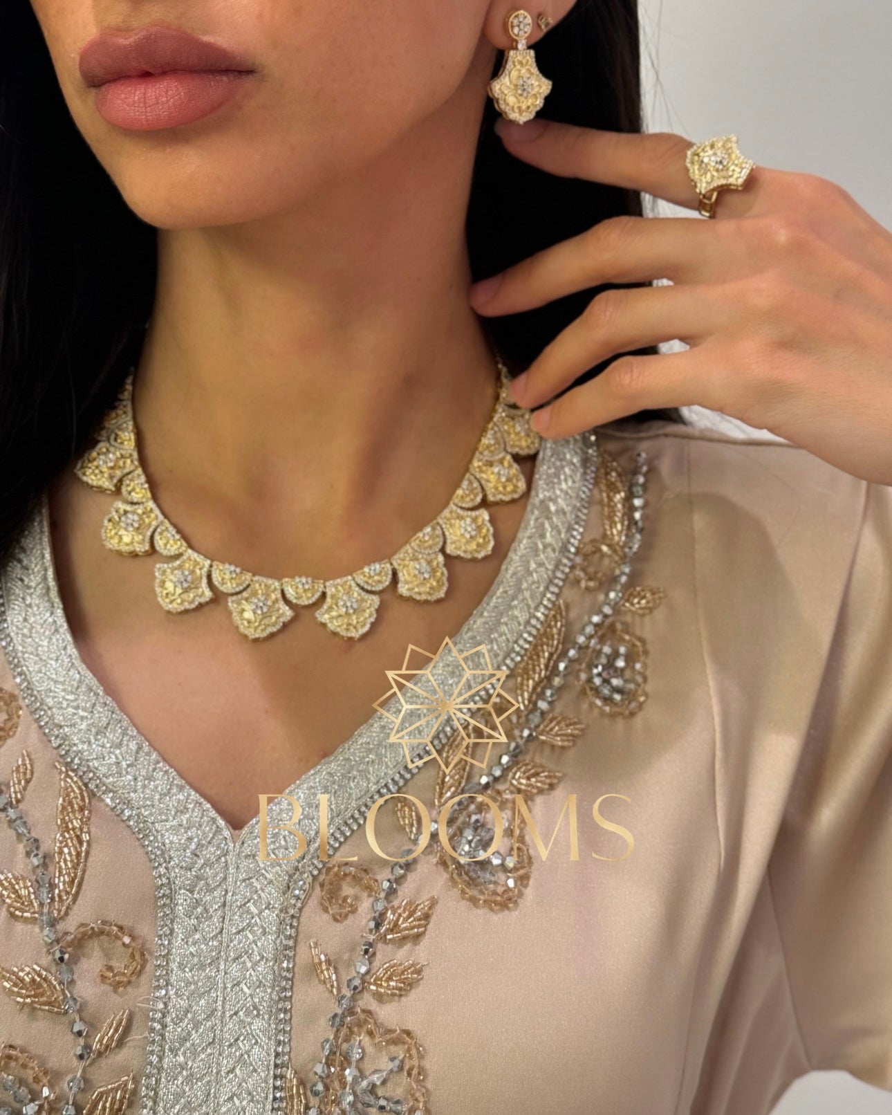 Shaiom Gold Traditional Set