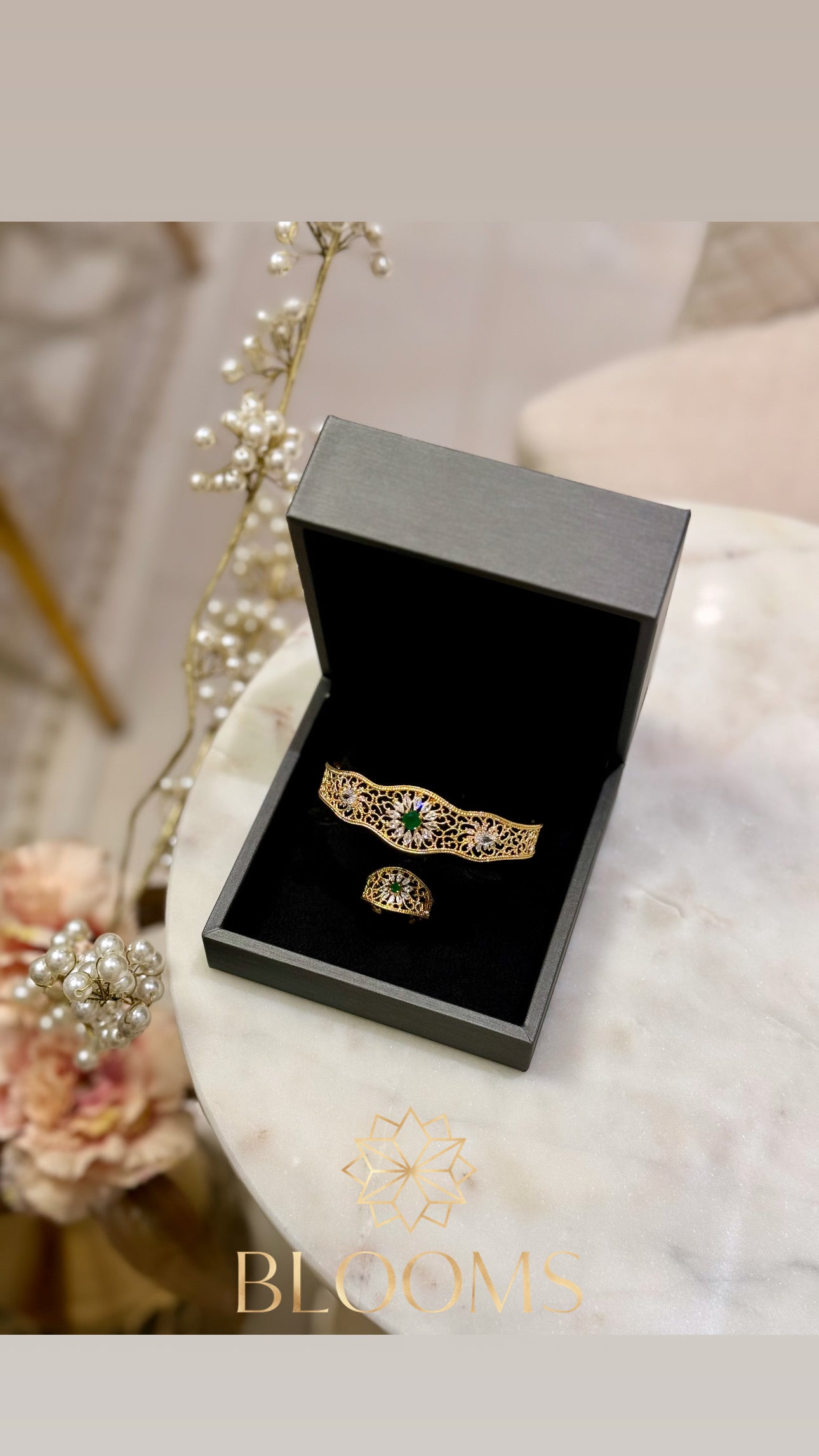 Luxury Traditional Gold Bungle Set