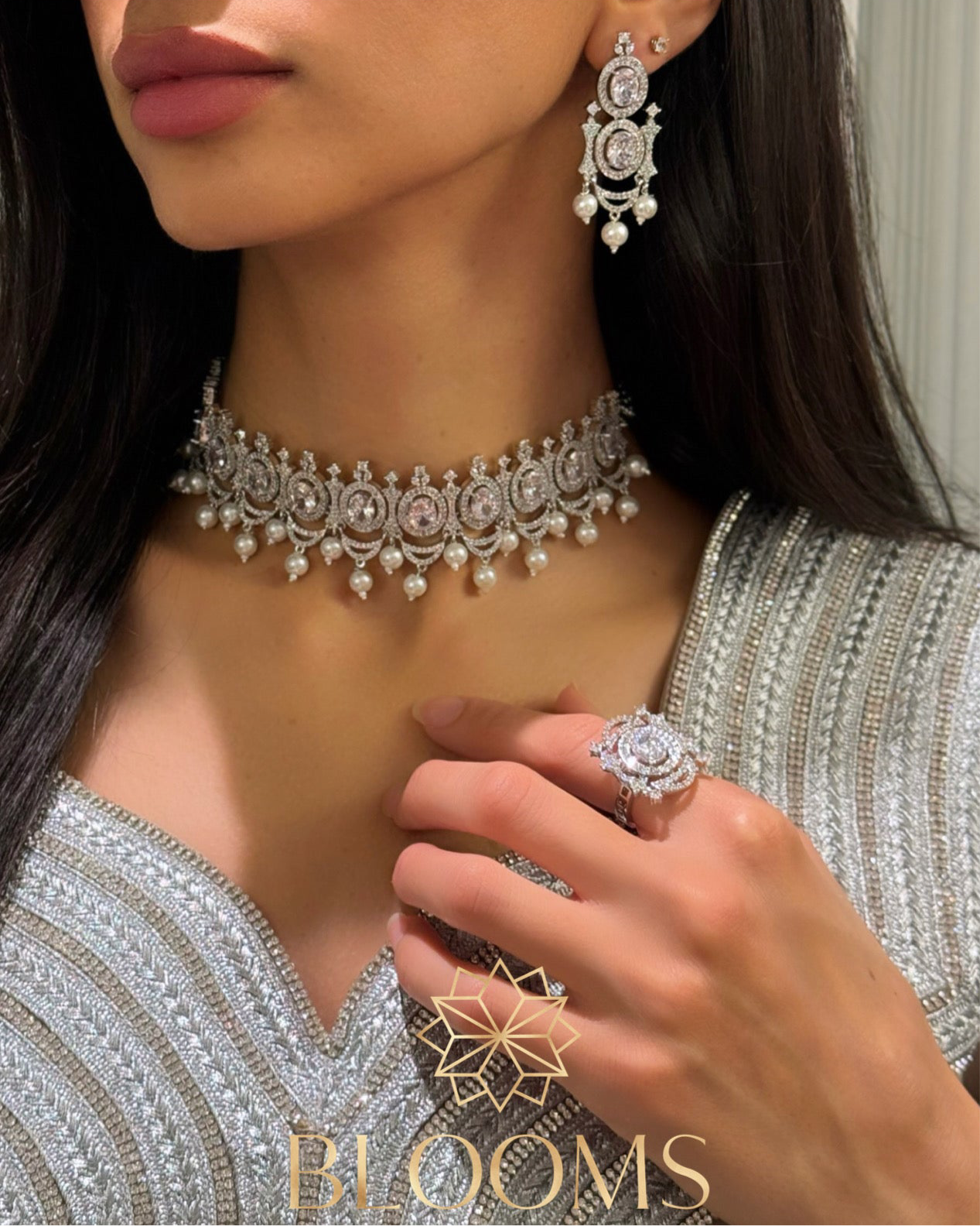 Oscar Choker Set
