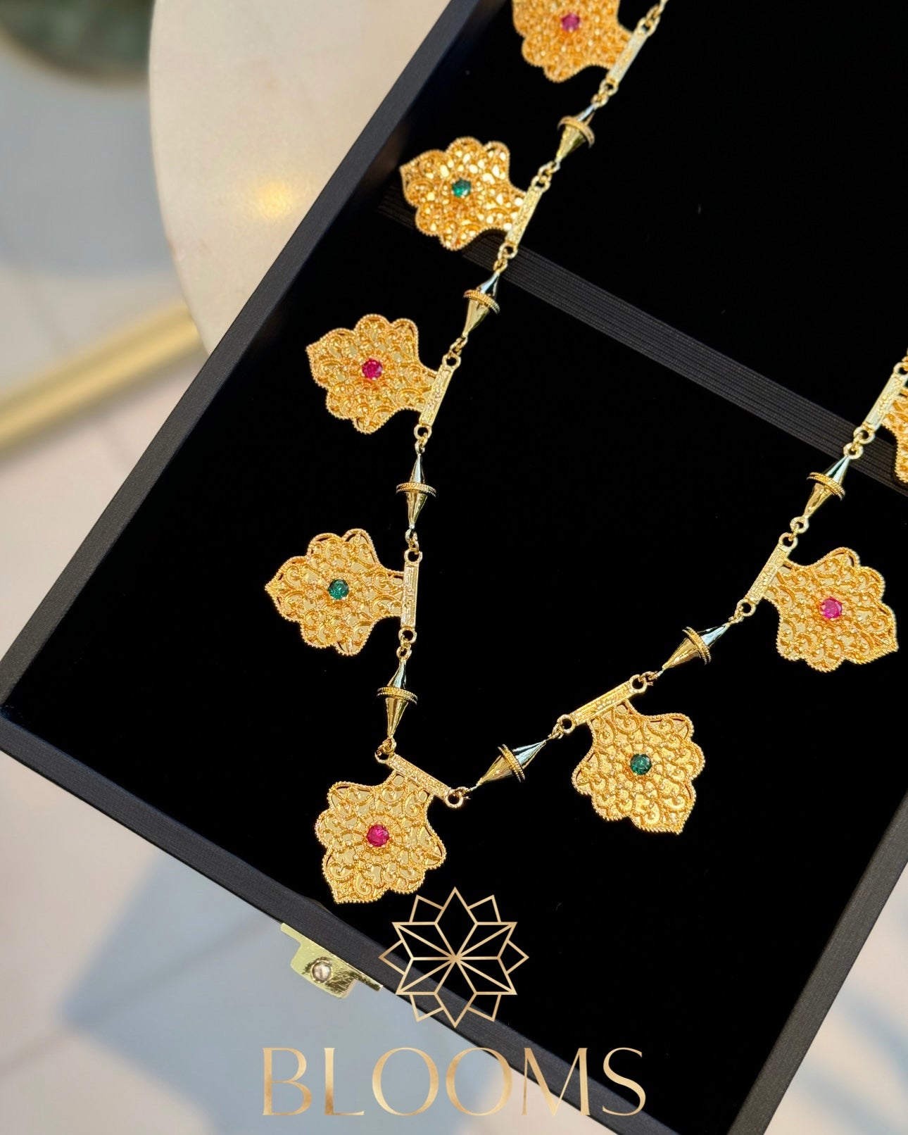 Kadi Long necklace With earrings