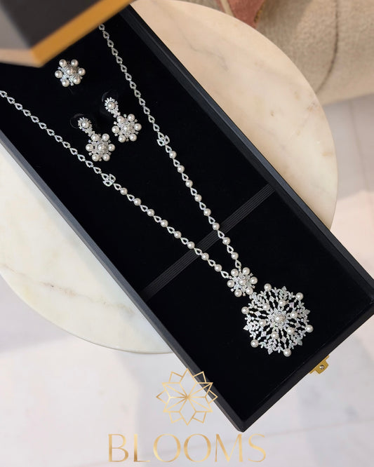 eleina luxury Long necklace with earrings and ring