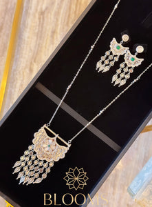 Latof necklace with earrings Set