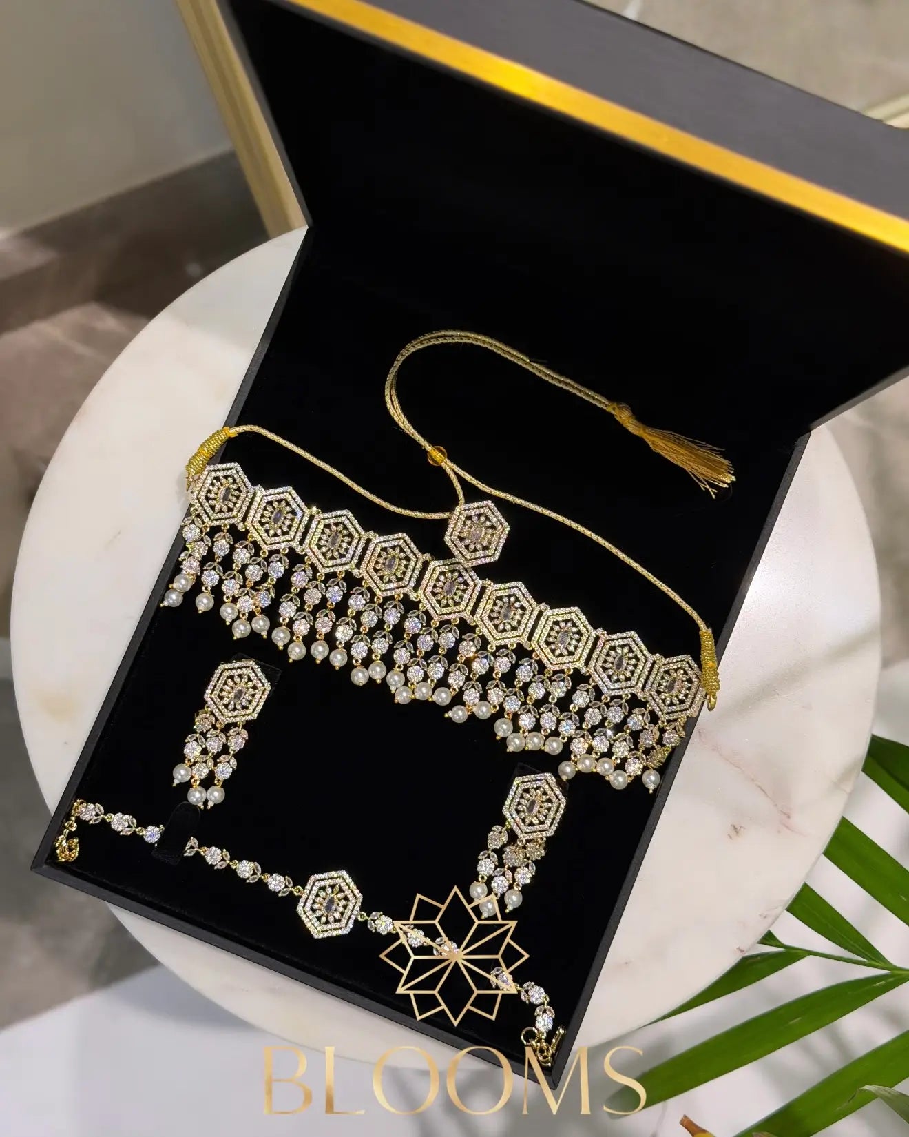 Salamah Gold Khonaqi Set