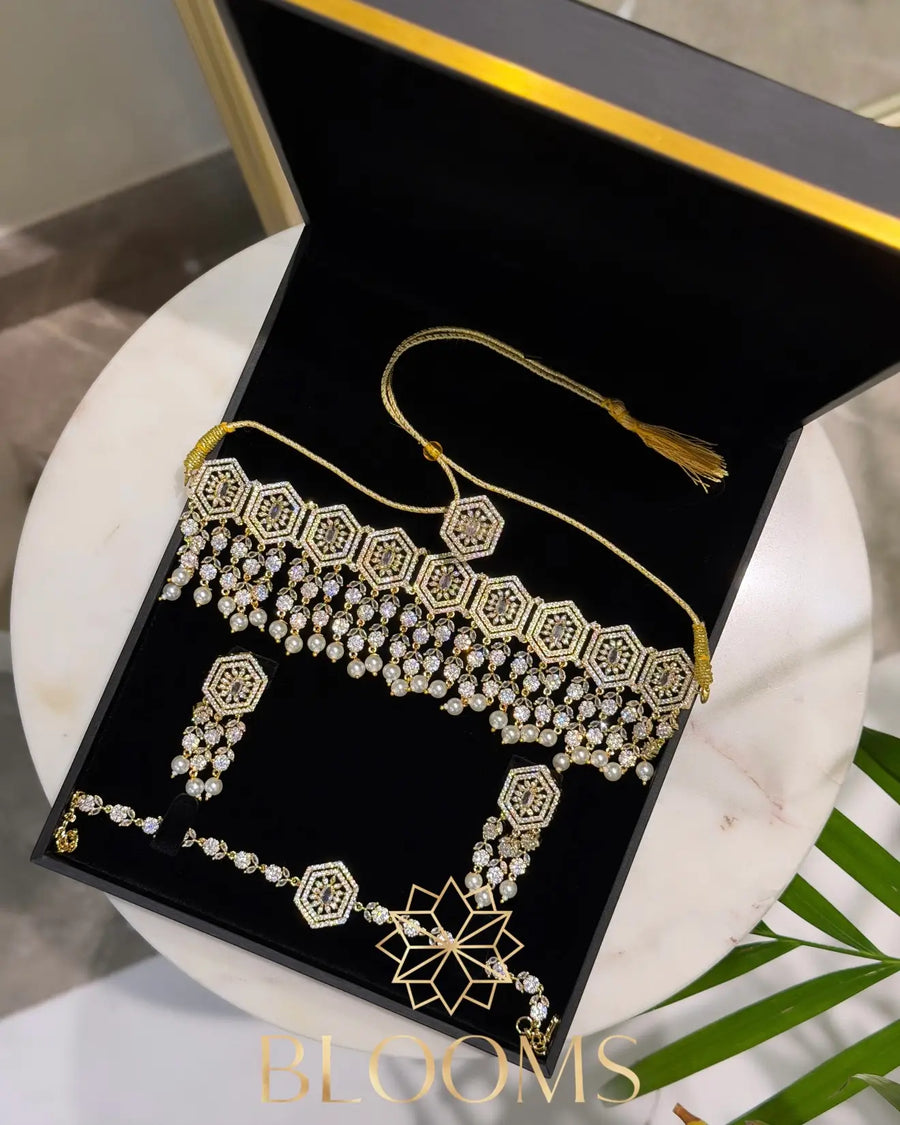 Salamah Gold Khonaqi Set