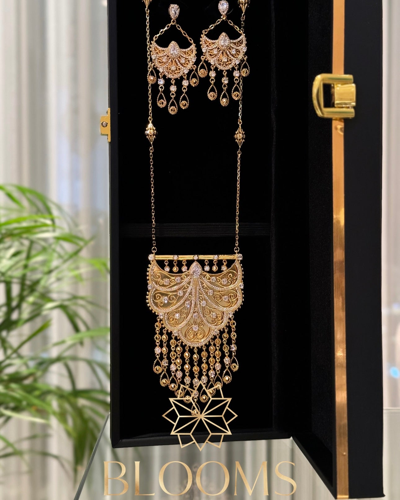 Luxury Mrayah with earrings