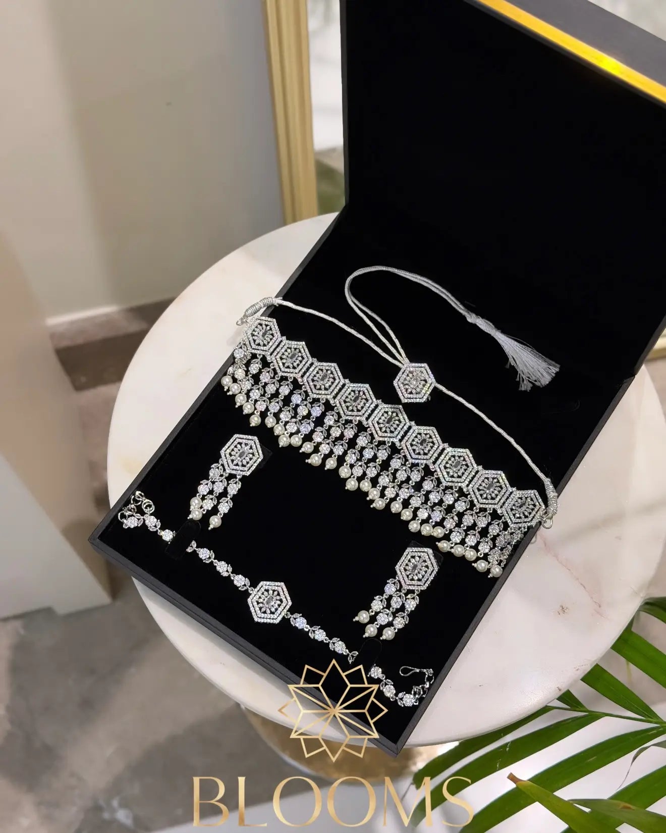 Salamah Silver Khonaqi Set