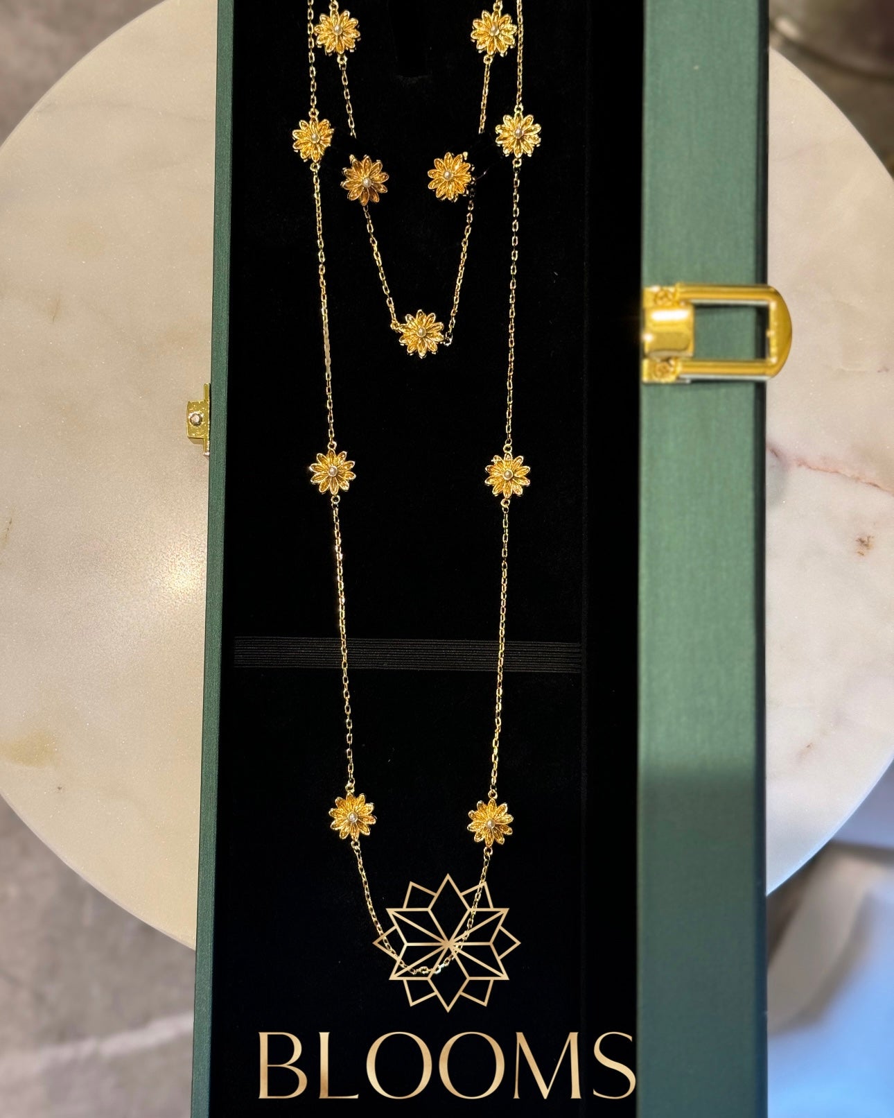 Flowers Necklace with earrings