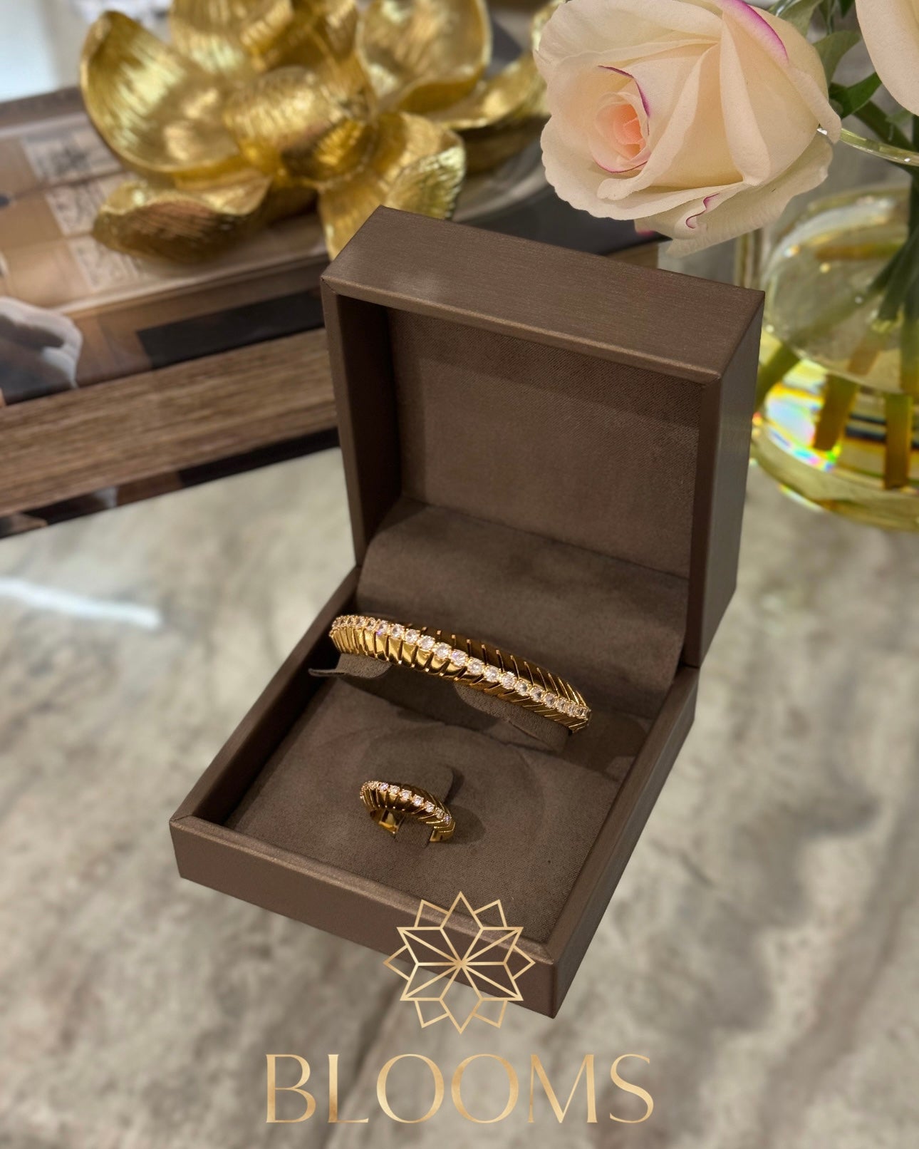 Ferre Bungle and ring