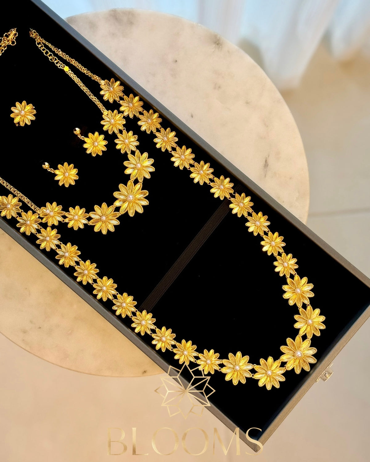 Fluma luxury traditional necklace and earrings
