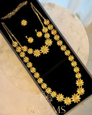 Fluma luxury traditional necklace and earrings