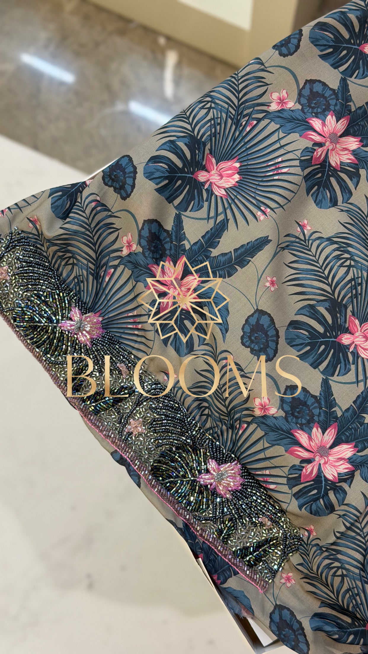 Blooms collection 128
